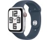 Apple Watch SE (2023) GPS + Cellular 44mm Silver Aluminiumboett med Stormblå Sportband - S/M
